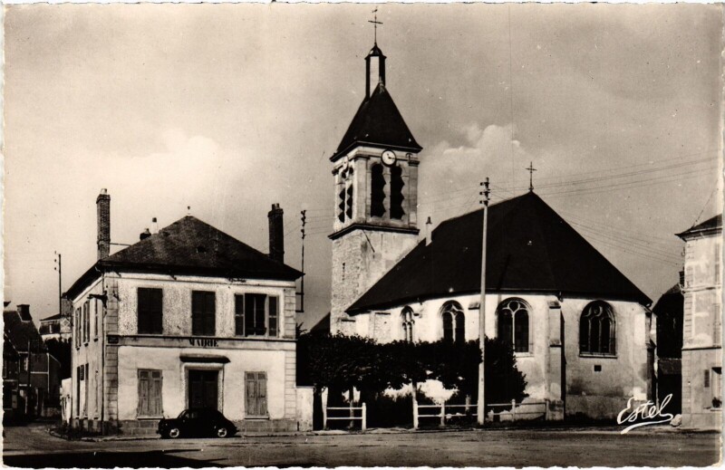 Carte postale ancienne Dammartin-en-Serve La Mairie et l'Eglise à Dammartin-en-Serve