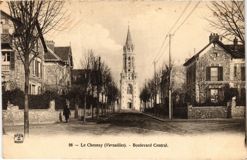 Carte postale ancienne Le Chesnay Versailles - Boulevard Central à Versailles