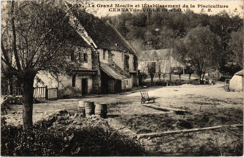 Carte postale ancienne Cernay-la-Ville Grand Moulin - Etablissement de la Pisciculture à Ablis