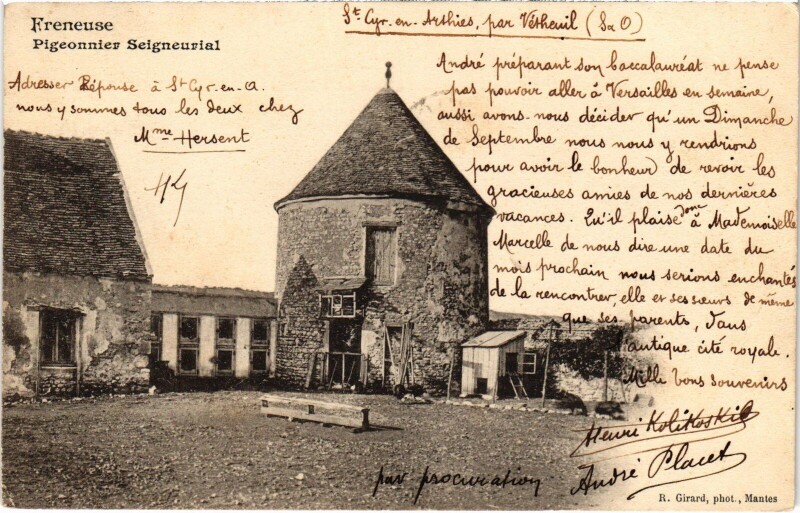 Carte postale ancienne Freneuse Pigeonnier Seigneurial à Freneuse