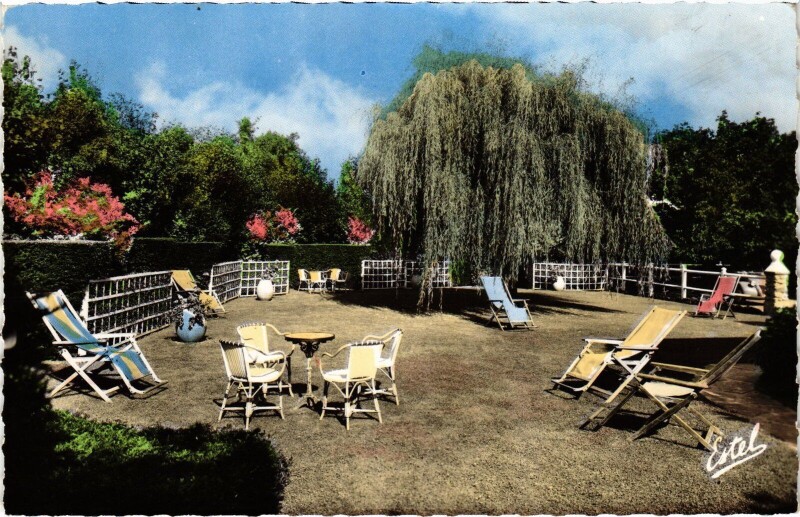 Carte postale ancienne Gambais L'Auberge de la Poule Faisane - Jardins à Gambais
