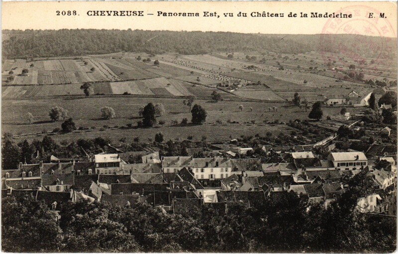 Carte postale ancienne Chevreuse Panorama Est - Vu du Chateau de la Madeleine à Chevreuse