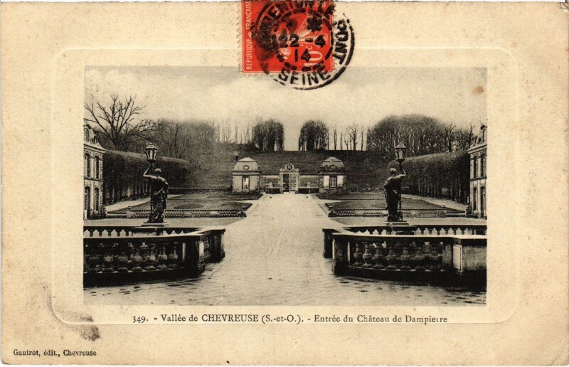 Carte postale ancienne Dampierre Entree du Chateau