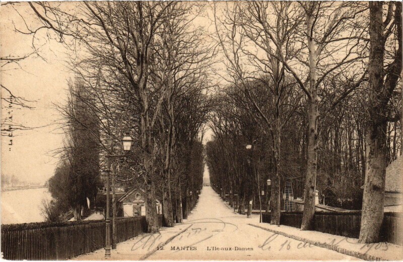 Carte postale ancienne Mantes-la-Jolie Ile aux Dames à Mantes-la-Jolie