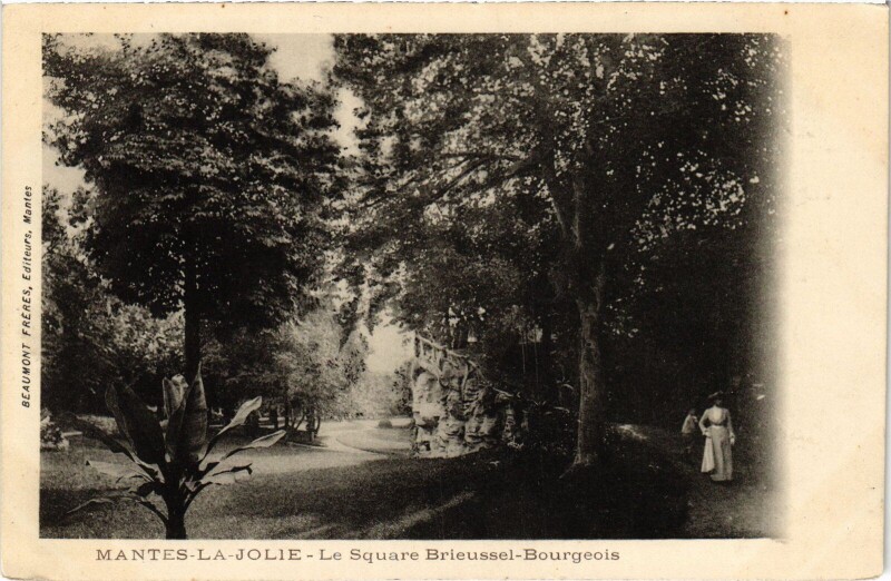 Carte postale ancienne Mantes-la-Jolie Square Brieussel-Bourgeois à Mantes-la-Jolie