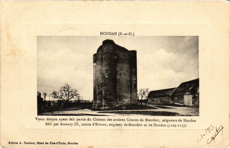 Carte postale ancienne Houdan Vieux Donjon à Houdan