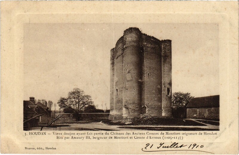 Carte postale ancienne Houdan Vieux Donjon à Houdan