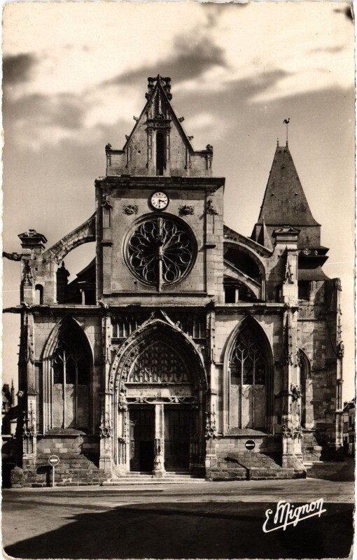 Carte postale ancienne Houdan L'Eglise Saint-Jacques à Houdan