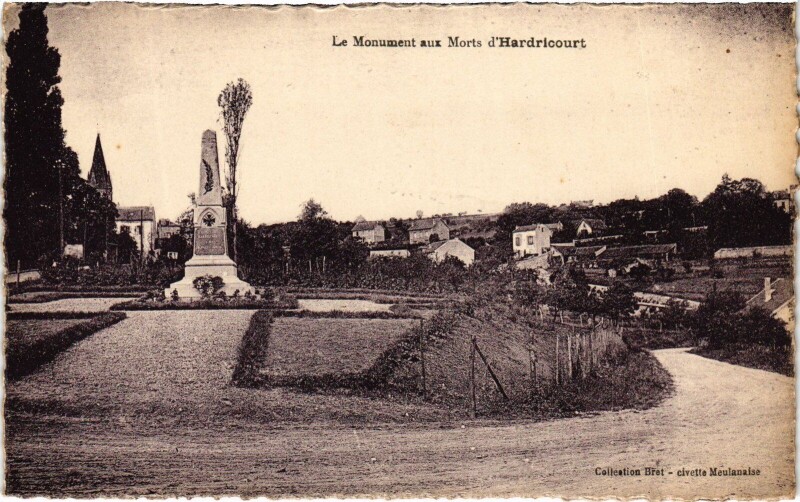 Carte postale ancienne Hardricourt Monument aux Morts à Hardricourt