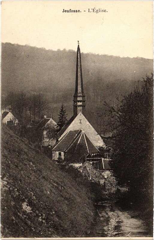 Carte postale ancienne Jeufosse Eglise