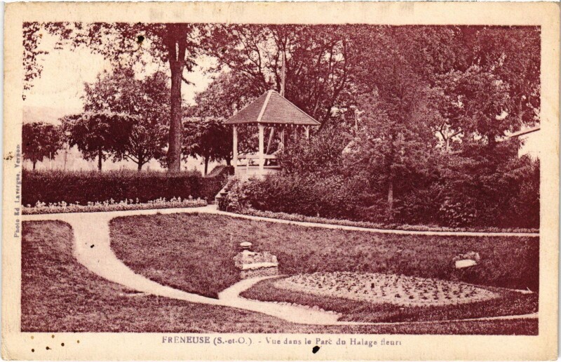 Carte postale ancienne Freneuse Vue dans le Parc du Halage Fleuri à Freneuse