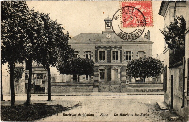 Carte postale ancienne Flins Mairie et Ecole
