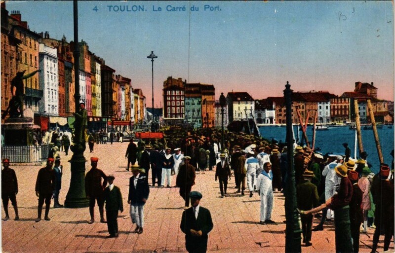 Carte postale ancienne Toulon Le Carré du Port à Toulon