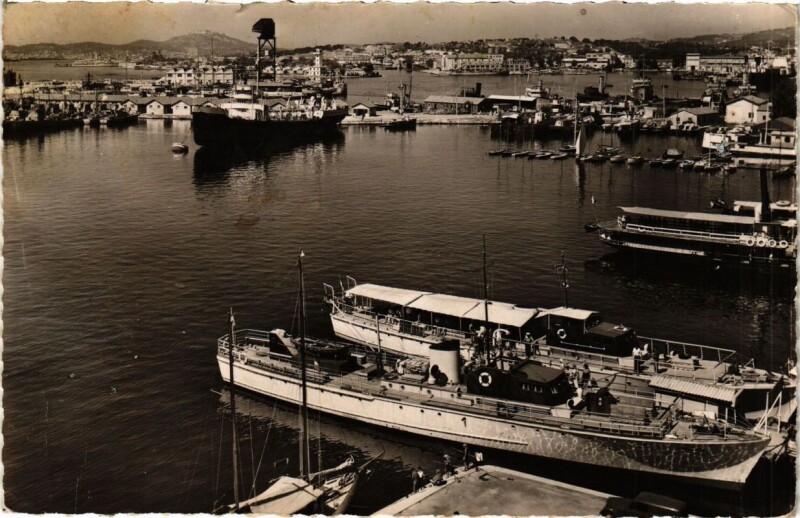 Carte postale ancienne Toulon Le Port à Toulon