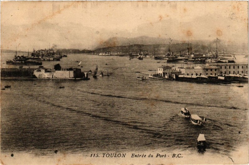 Carte postale ancienne Toulon Entrée du Port à Toulon