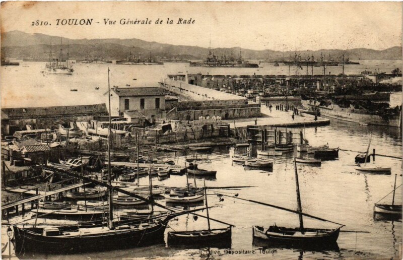 Carte postale ancienne Toulon Vue générale de la Rade à Toulon