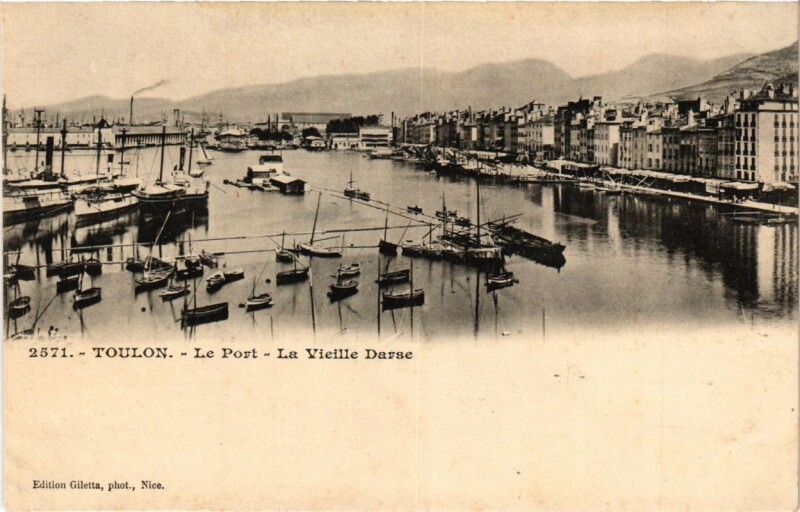 Carte postale ancienne Toulon Le Port-La Vieille Darse à Toulon