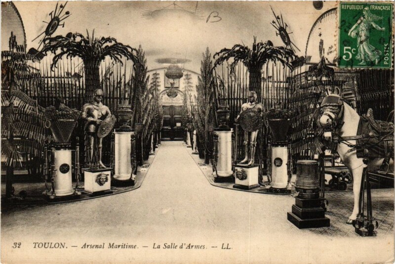 Carte postale ancienne Toulon Arsenal Maritime-La Salle d'Armes à Toulon
