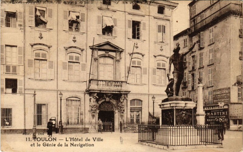 Carte postale ancienne Toulon Hotel de la Ville et le Génie de la Navigation à Toulon