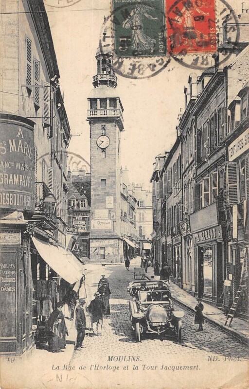 Carte postale ancienne Moulins - Rue De L'Horloge - Voiture Ancienne à Moulins