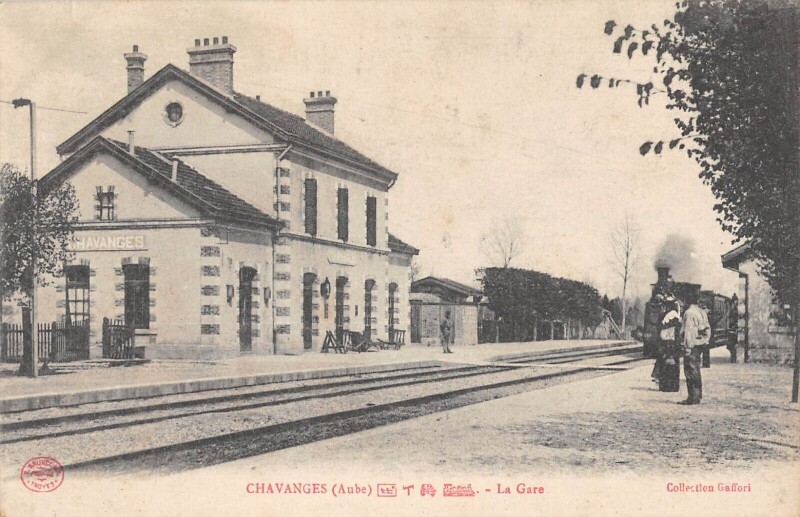 Carte postale ancienne Chavanges - La Gare - Train à Chavanges