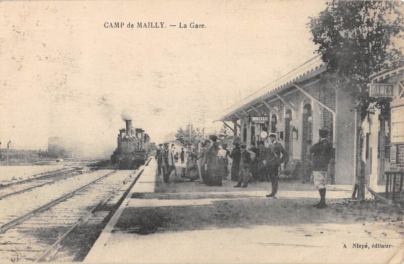 Carte postale ancienne Camp De Mailly - La Gare - Train