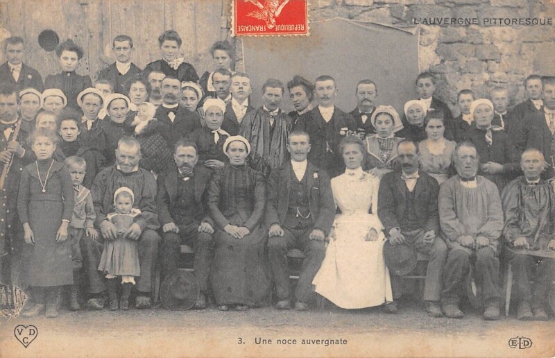 Carte postale ancienne Cantal - Une Noce Auvergnate