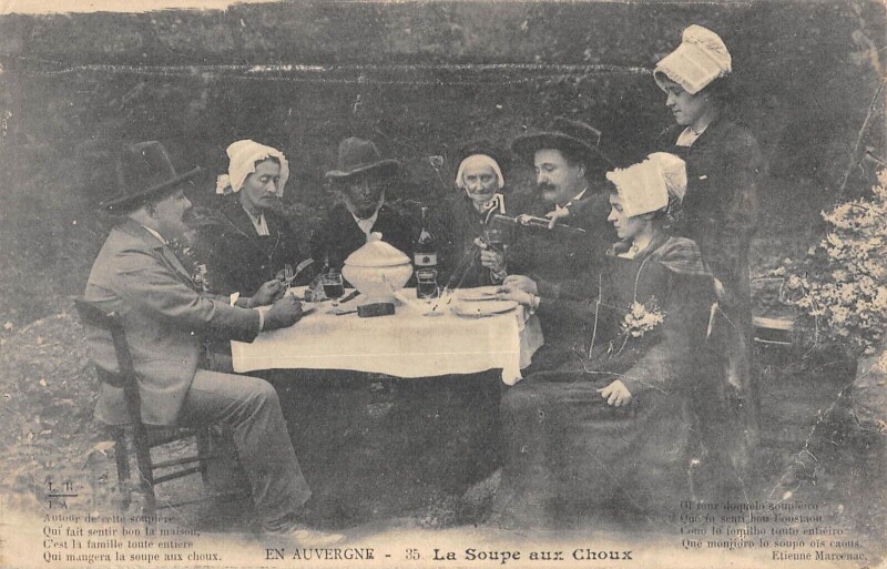 Carte postale ancienne Cantal - La Soupe Aux Choux