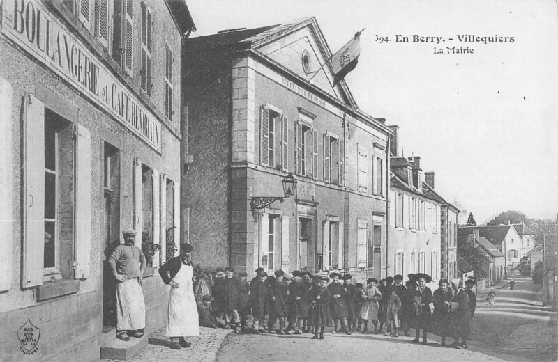 Carte postale ancienne En Berry - Villequiers - La Mairie à Villequiers