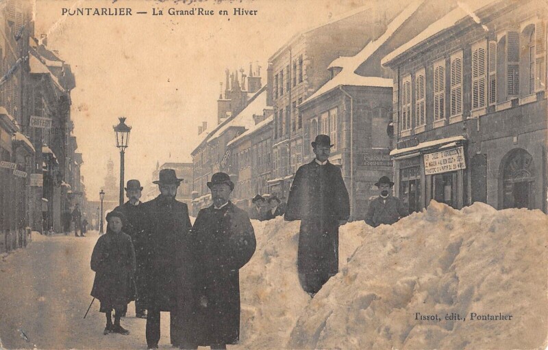 Carte postale ancienne Pontarlier La Grand'Rue En Hiver à Pontarlier