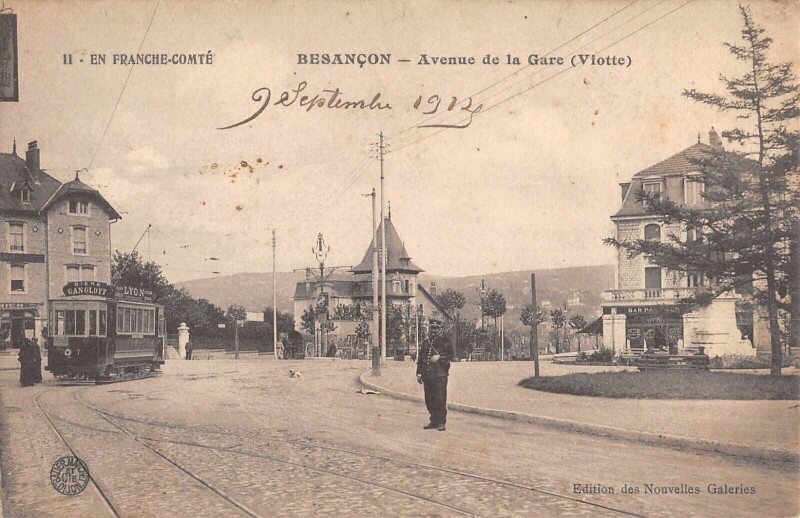 Carte postale ancienne Besancon - Avenue De La Gare Viotte - Tramay