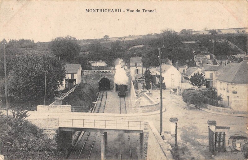 Carte postale ancienne Montrichard - Vue Du Tunnel - Train