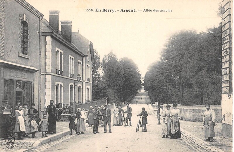 Carte postale ancienne En Berry - Argent - Rue Des Acacias