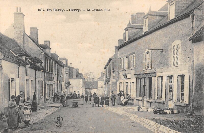 Carte postale ancienne En Berry - Herry - La Grande Rue à Herry