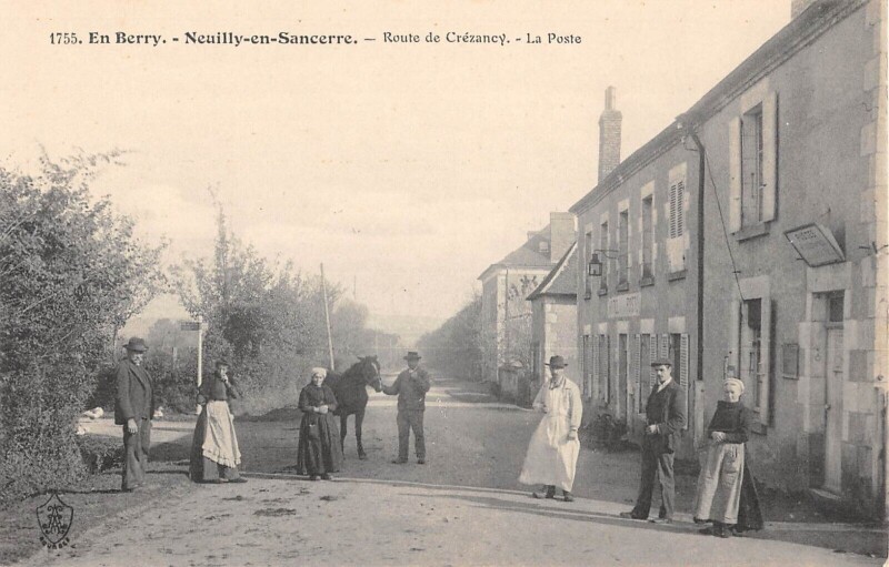 Carte postale ancienne Neuilly En Sancerre - Route De Crezancy - La Poste à Neuilly-en-Sancerre