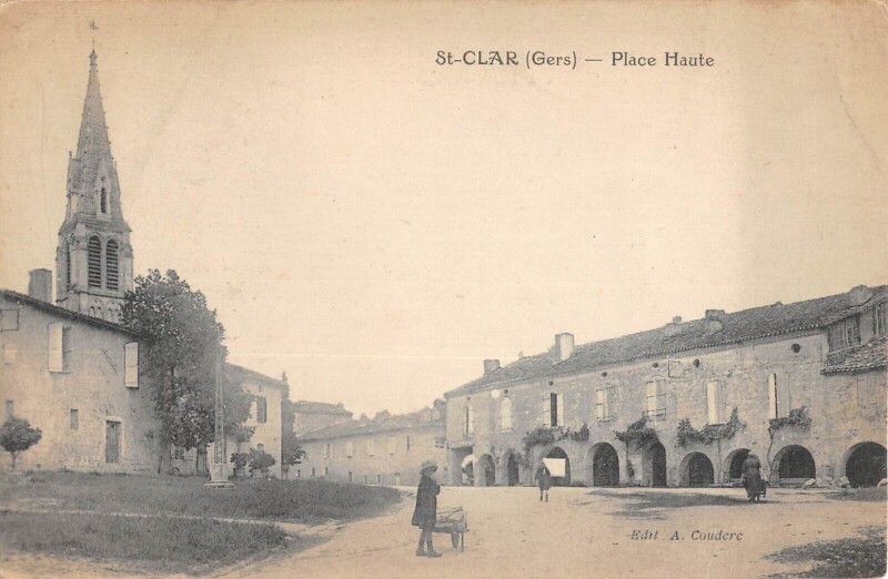 Carte postale ancienne Saint Clar - Place Haute à Saint-Clar