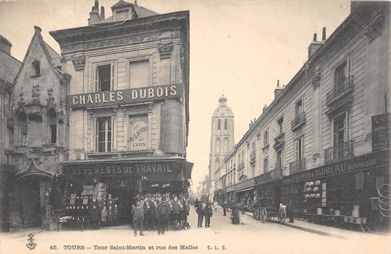 Carte postale ancienne Tours Tour Saint Martin Et Rue Des Halles à Tours