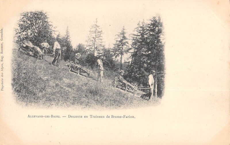 Carte postale ancienne Allevard Les Bains - Descente En Traineau De Brame Farine à Allevard
