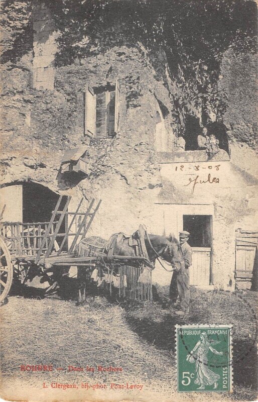 Carte postale ancienne Bourre - Dans Les Rochers - Attelage