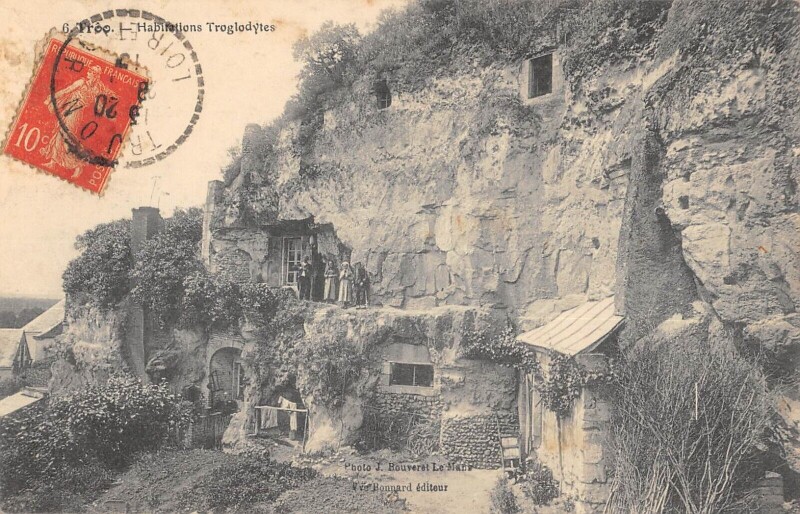 Carte postale ancienne Troo - Habitations Troglodytes