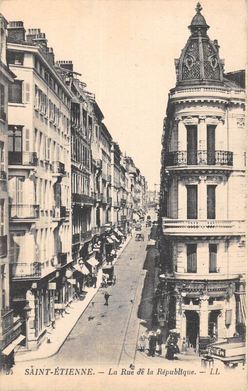 Carte postale ancienne Saint Etienne - La Rue De La Republique