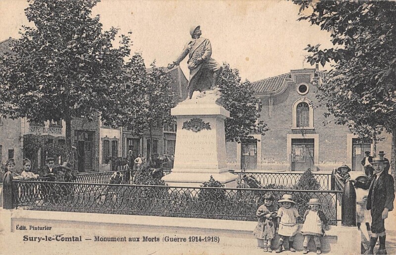 Carte postale ancienne Sury Le Comtal - Monument Aux Morts à Sury-le-Comtal
