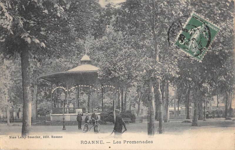 Carte postale ancienne Roanne - Les Promenades à Roanne