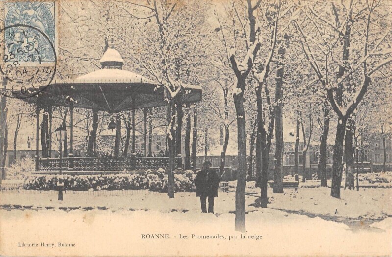 Carte postale ancienne Roanne - Les Promenades - Par La Neige à Roanne