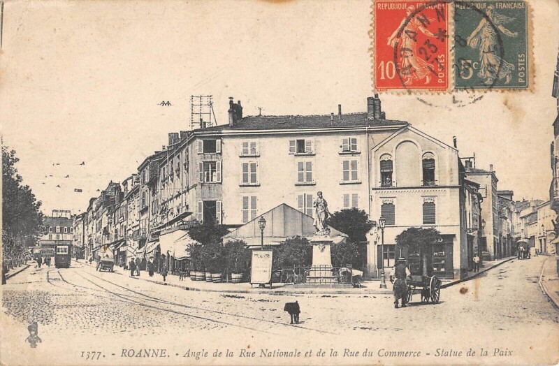Carte postale ancienne Roanne - Angle De La Rue Nationale Et De La Rue Du Commerce à Roanne