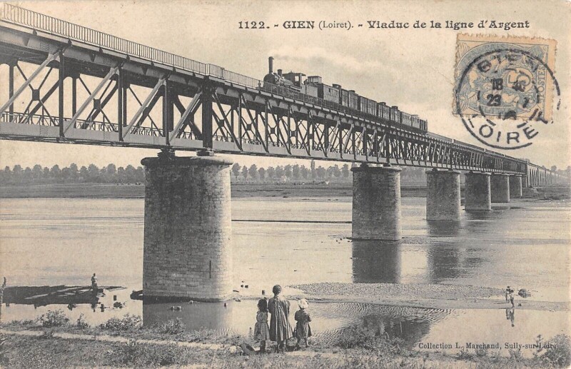 Carte postale ancienne Gien Viaduc De La Ligne D'Argent