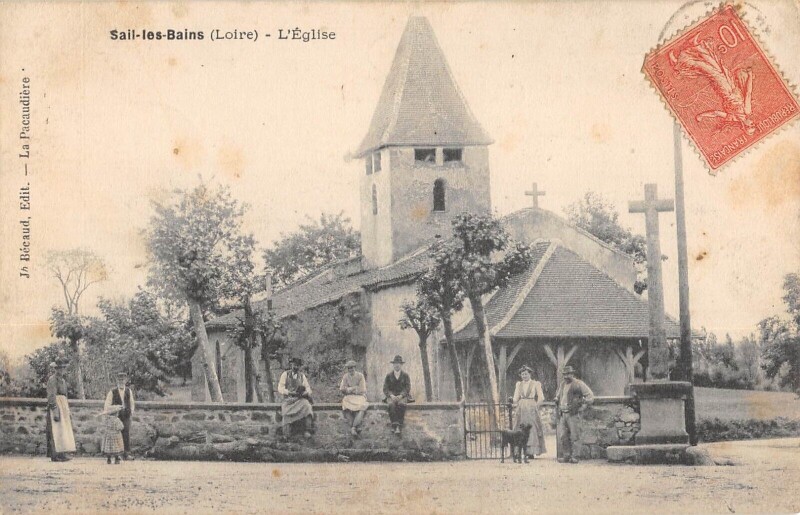 Carte postale ancienne Sail Les Bains - L'Eglise à Sail-les-Bains