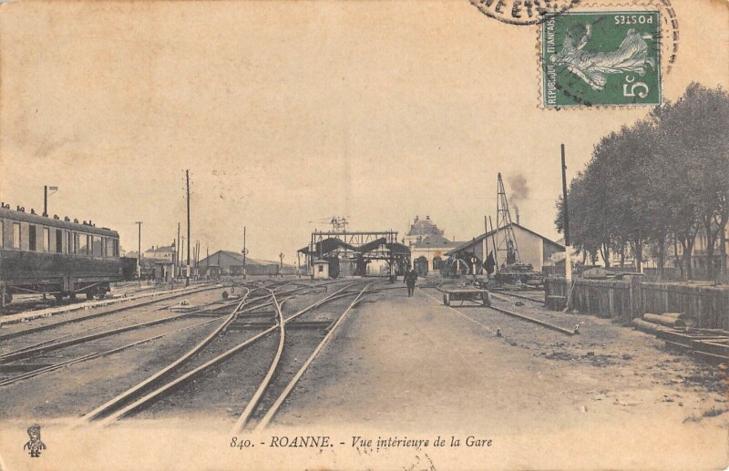 Carte postale ancienne Roanne - Vue Interieure De La Gare - Train à Roanne