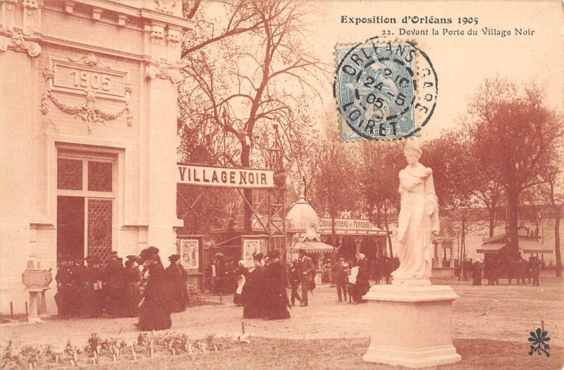 Carte postale ancienne Exposition D'Orleans 1905 - Devant La Porte Du Village Noir