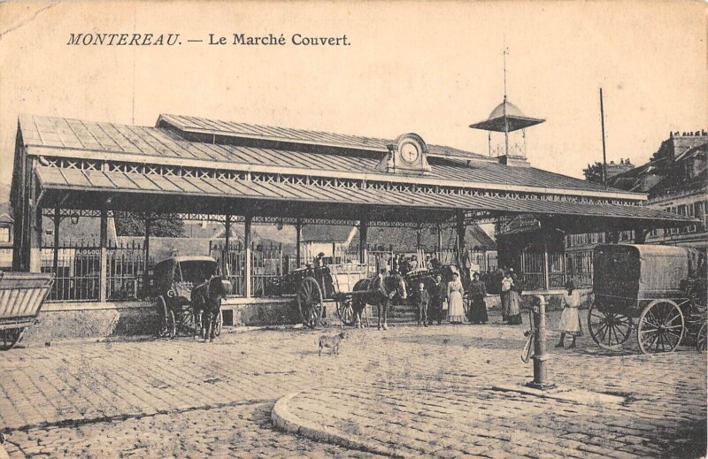 Carte postale ancienne Montereau - Le Marche Couvert à Montereau